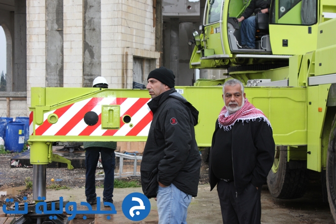 رفع قبة مسجد الروضة في جلجولية